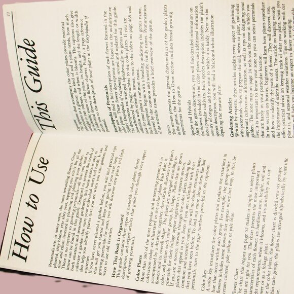 Taylor's Guide to Perennials, The Best of the gardner's favorite plants,with 417 - Picture 4 of 12